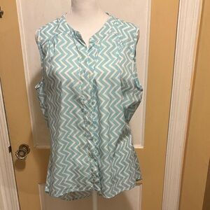 Chevron Patterned Sleeveless Blouse in Blue and White